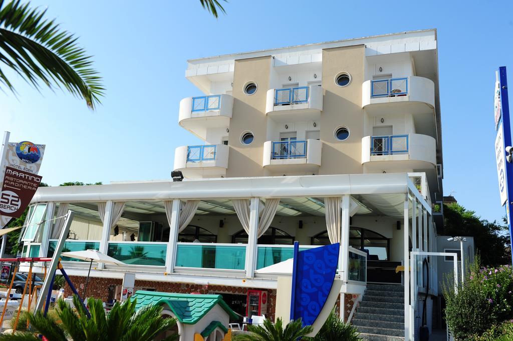 Hotel Vienna Cattolica Esterno foto