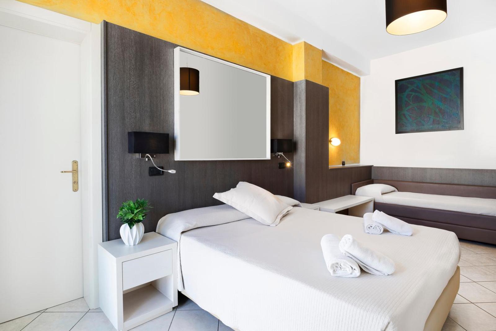 Hotel Vienna Cattolica Esterno foto