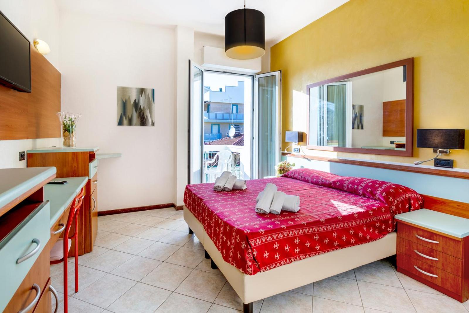 Hotel Vienna Cattolica Esterno foto