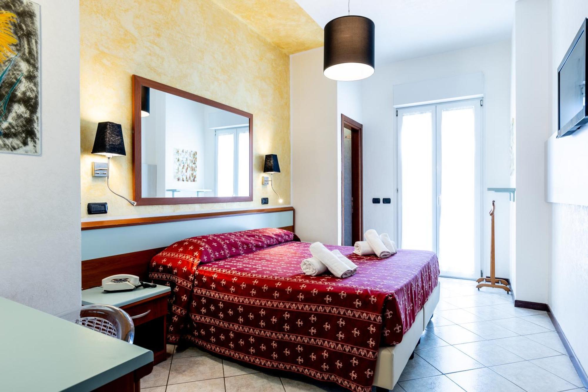 Hotel Vienna Cattolica Esterno foto